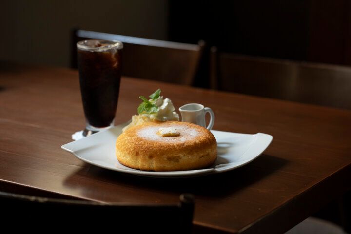おひとりさまもOK♪ ふんわり軽やか食感のホットケーキ＆フレンチトーストが自慢の「石釜 bake bread 茶房 TAM TAM」
