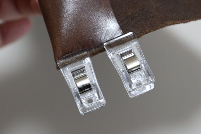 ダイソー 手芸クリップ（口幅14mm、8個） 使用例 厚手の生地