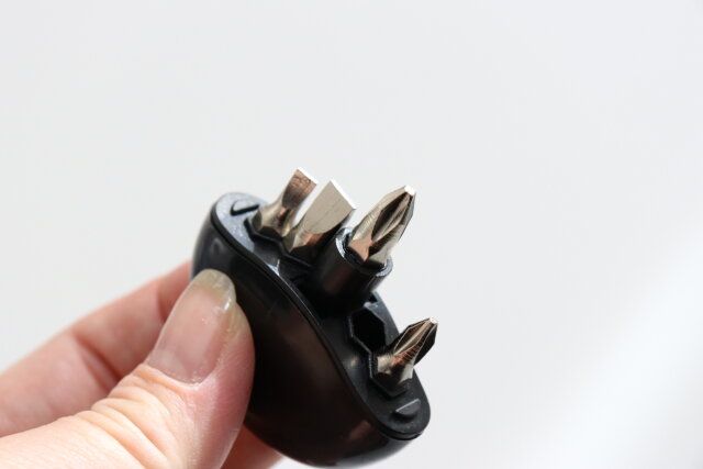 ダイソー キーホルダー型ドライバー 使い方