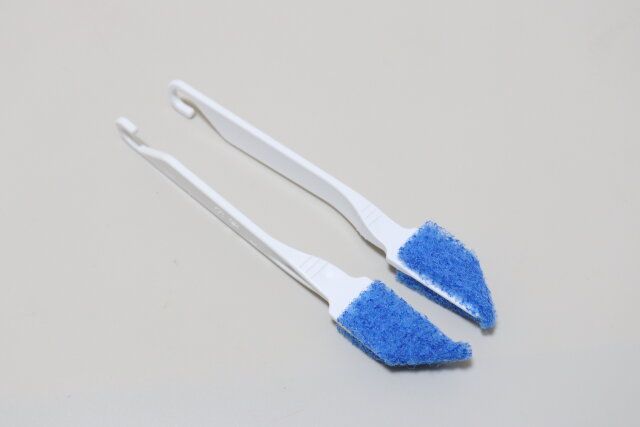 ダイソーのカビ落ちくん 防カビ剤入すき間用スティック2本入のビジュアル