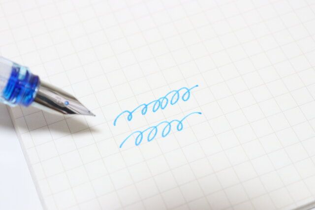 セリアのコンバーター式万年筆の書き心地
