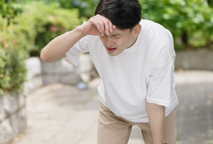 熱中症が疑われるときの「絶対NG！」の行動を知っておこう