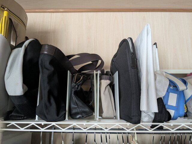 バッグ 仕切りスタンドに収納