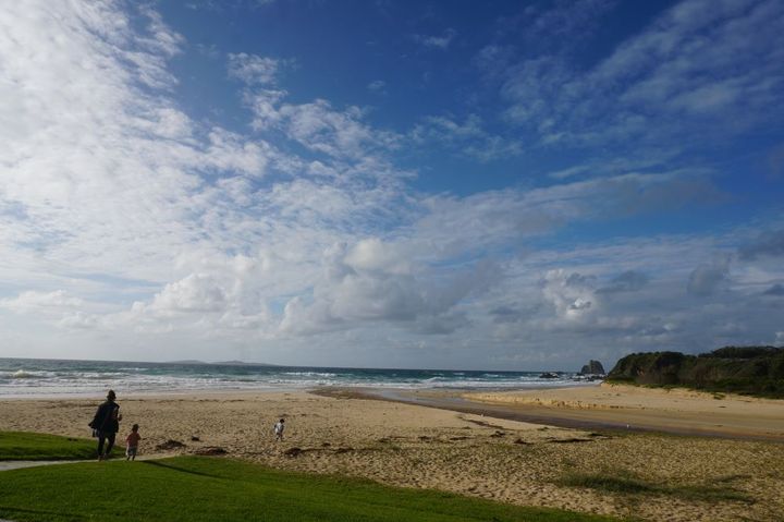 クイーンズランド州、サウスウェールズ州にはコーストラインに沿って風光明媚な町が点在。ホテルもいろいろなタイプがあるので、キッチン付きを探してみよう