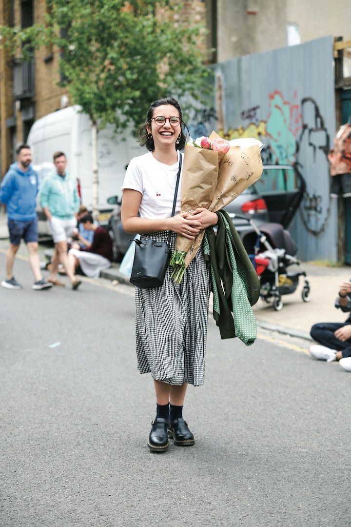 ギンガムチェックとの相性抜群！足元にドクターマーチンをセレクトしたコーデ