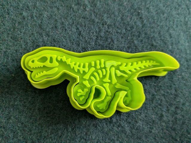 フクイラプトルのクッキー型（骨格の押し型入り）