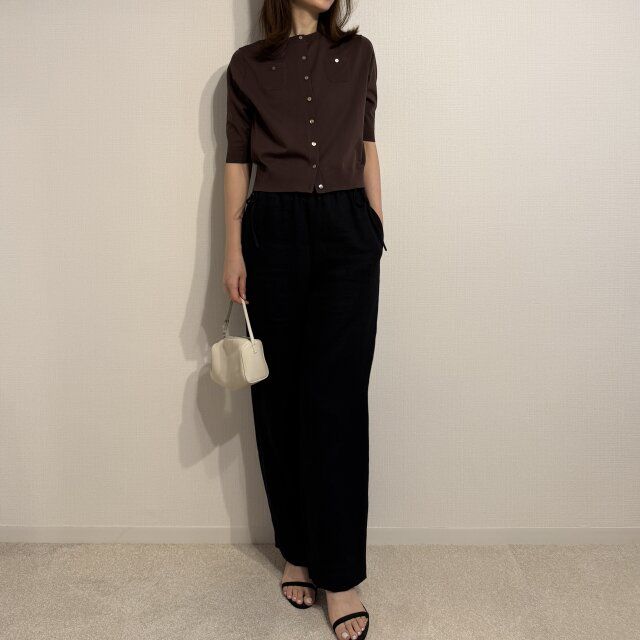 リネン素材を組み合わせてリラクシーに