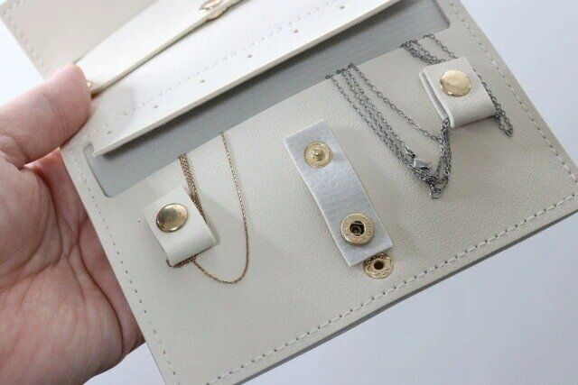 ダイソーのジュエリーケース2