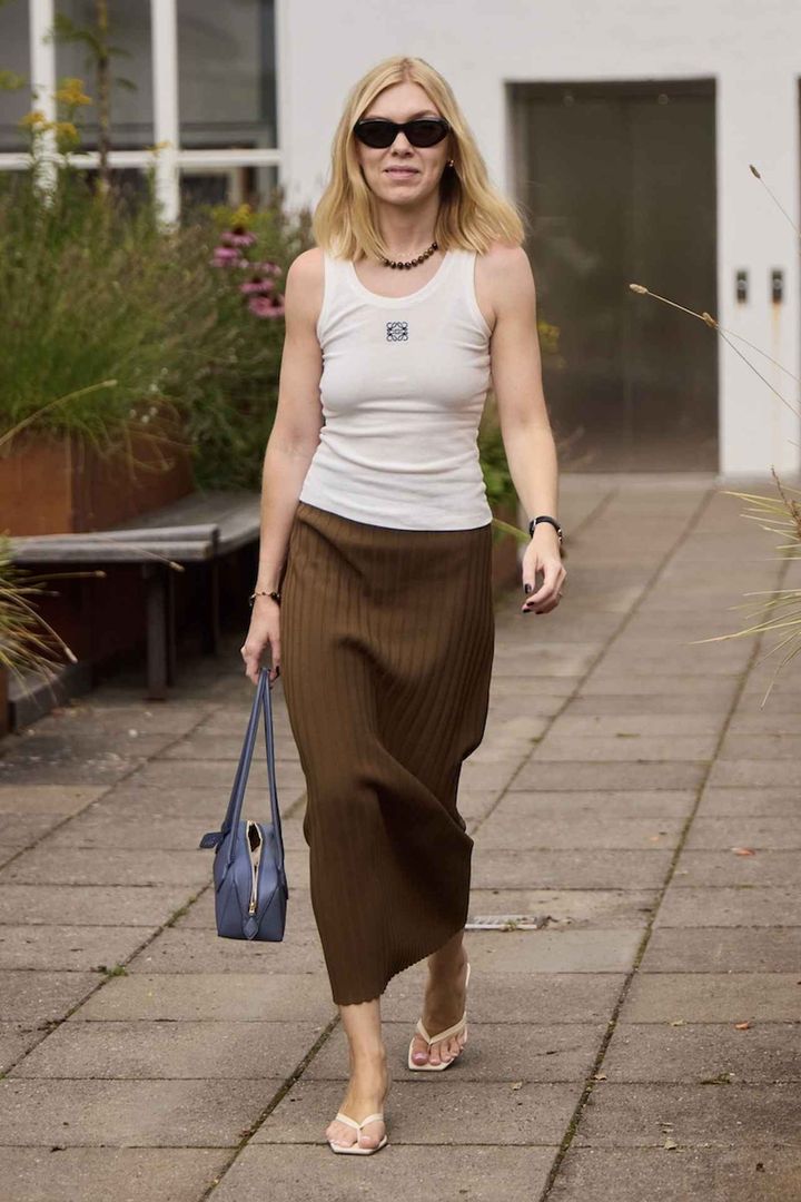 画像: リブスカートを合わせIラインを強調