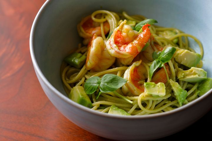 「天使の海老とアボカドのタリオリーニ ジェノベーゼ」