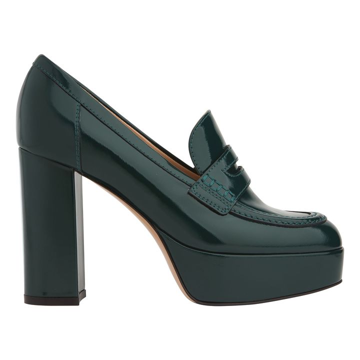 シューズ ヒール7cm ¥174,900／GIANVITO ROSSI