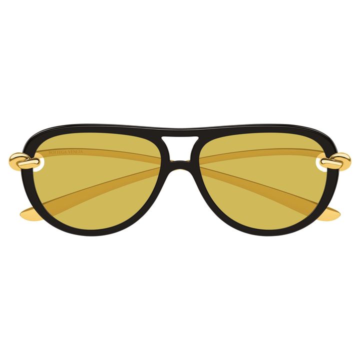 サングラス ¥89,100／BOTTEGA VENETA