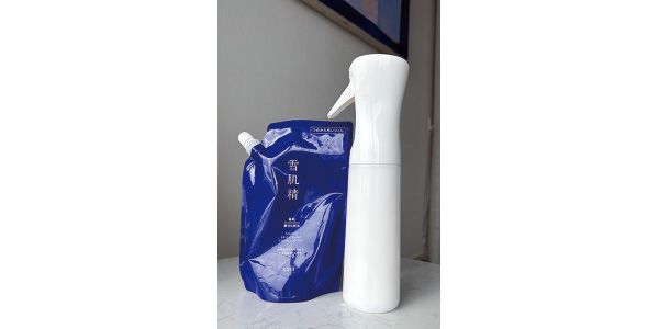 Amazonで買える連続噴射できる植物用スプレーに、詰め替え用の雪肌精を大量投入！