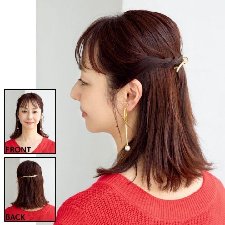 広がるハチをすっきり引き締めて、清潔感のある大人のハーフアップに。バレッタ1980円（アネモネ／サンポークリエイト） ニット6050円（アバハウス マヴィ／アバハウスインターナショナル オンラインストア） イヤリング3850円（MU／ロードス）