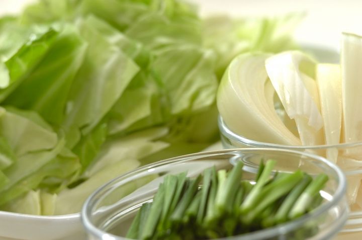 缶詰でおばんざい！焼き鳥缶のタッカルビの下準備1