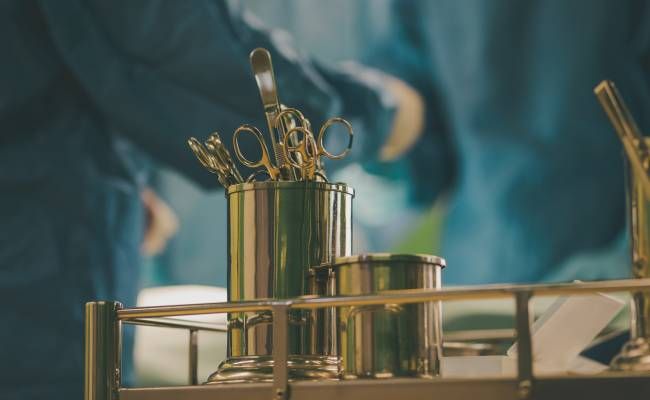 手術器具のイメージ