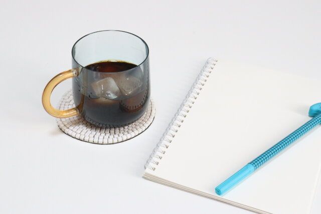 セリアのお洒落な2トーンマググラス