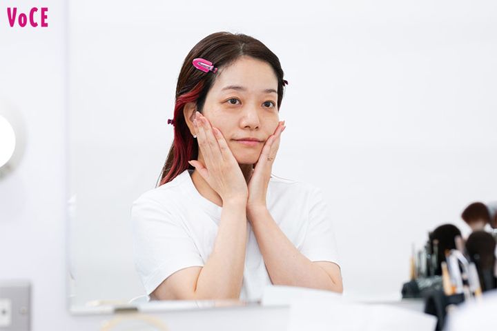 しっかり入れ込むごとに肌はどんどん柔らかくなっていくので、その変化をスキンケアのステップごとにチェックすると◎