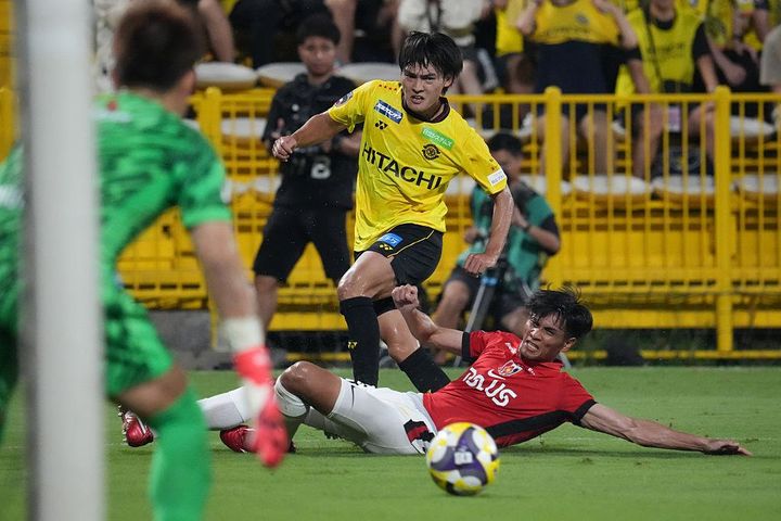 逆転負けに頭を抱えたJ1浦和レッズMF長沼洋一「どうしたら良かったんですかね」と加入後初得点もチームの問題を指摘