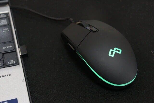 ダイソーのスタイリッシュなUSB有線マウス（LEDライト）