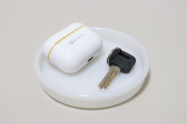 セリアのガラス風受皿は小物トレーにおすすめ