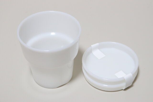 セリアのガラス風ポットとガラス風受皿