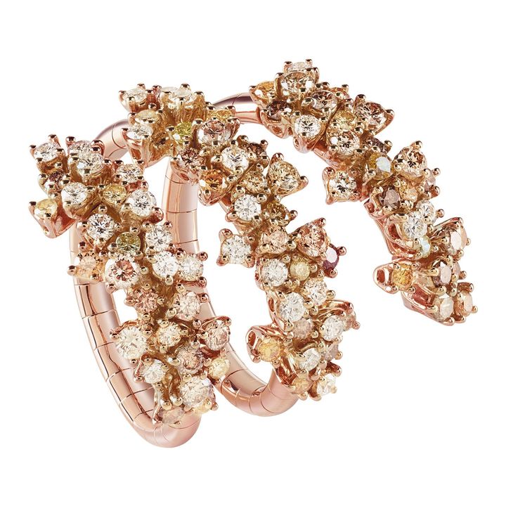 「ミモザ」 リング PG×ホワイトダイヤモンド×ブラウンダイヤモンド ¥1,364,000／DAMIANI