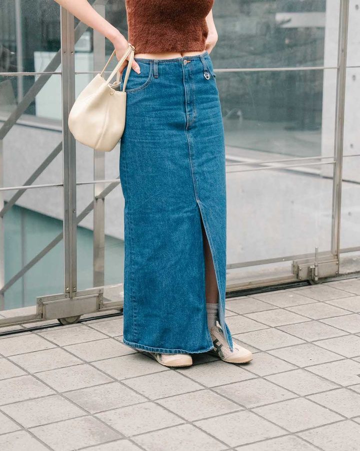 真夏の“ロングスカート”のお手本コーデ5選。オシャレな足元テクにも注目！【TOKYO SNAP】