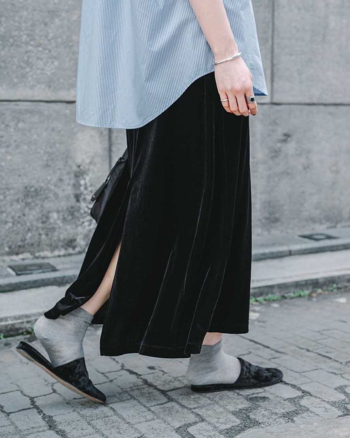 真夏の“ロングスカート”のお手本コーデ5選。オシャレな足元テクにも注目！【TOKYO SNAP】