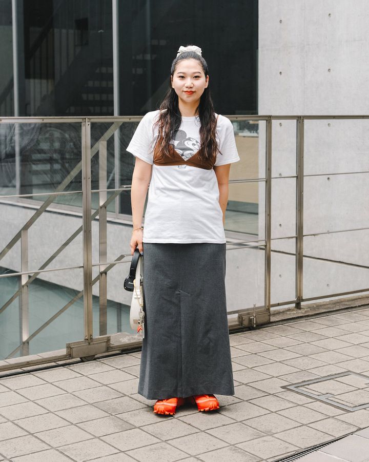 真夏の“ロングスカート”のお手本コーデ5選。オシャレな足元テクにも注目！【TOKYO SNAP】