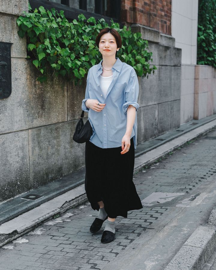 真夏の“ロングスカート”のお手本コーデ5選。オシャレな足元テクにも注目！【TOKYO SNAP】