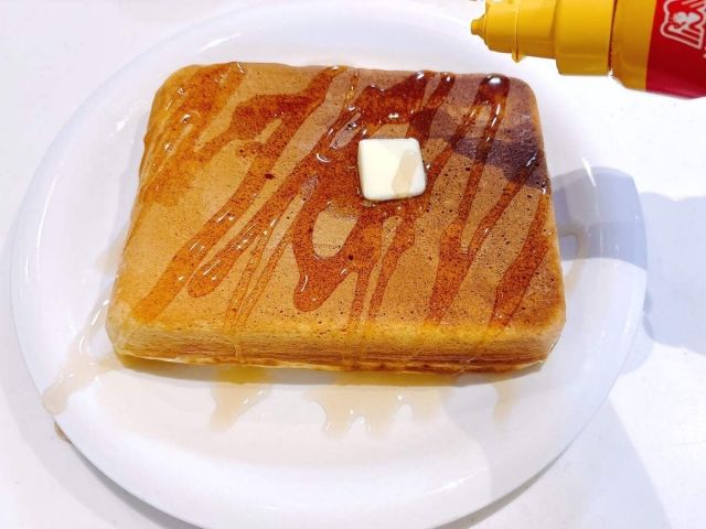 四角い極厚ホットケーキ