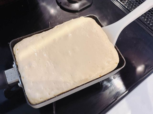 四角い極厚ホットケーキ