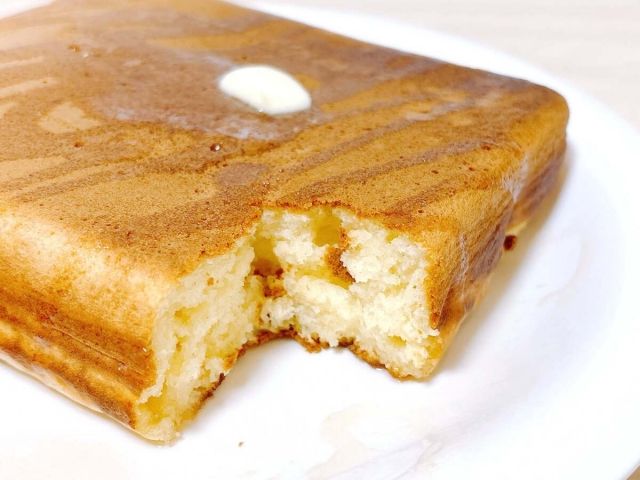 四角い極厚ホットケーキ