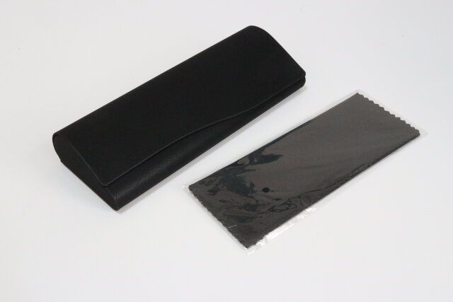 ダイソーのメガネ拭き付メガネケースのビジュアル