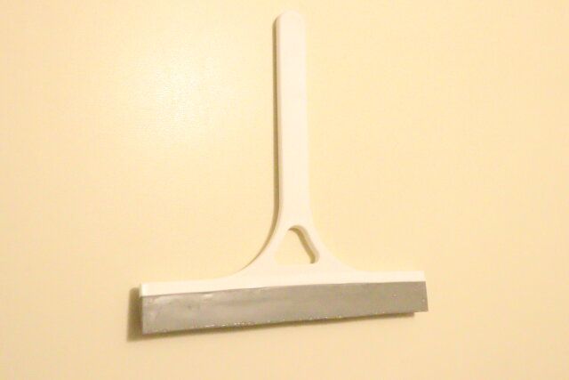 ダイソー 磁石で引っ付くお風呂のスクレーパー 磁石 使用例 収納