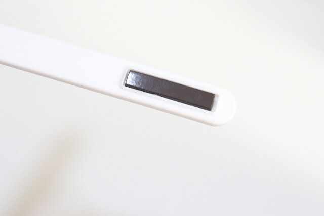 ダイソー 磁石で引っ付くお風呂のスクレーパー 磁石