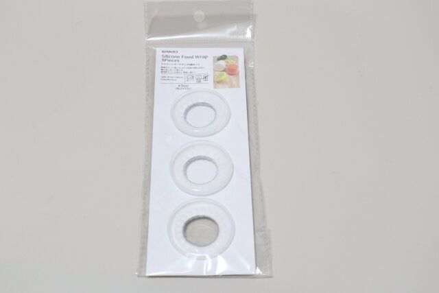 3COINS スリーコインズ スリコ シリコーンフードラップ3個セット パッケージ