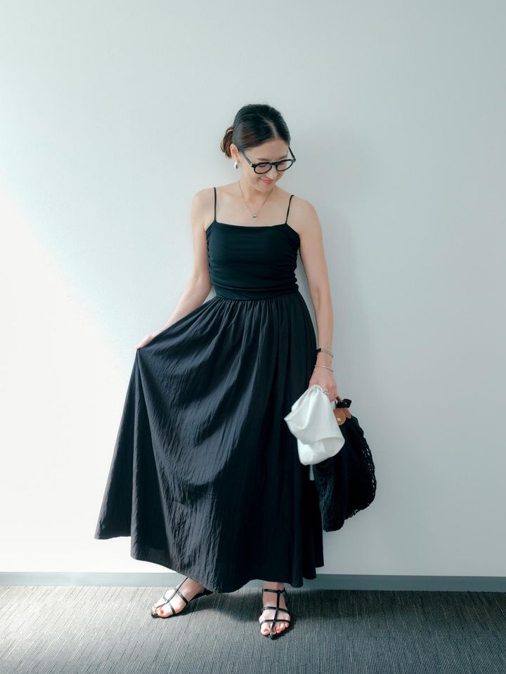 画像: 動いた時も美しいワンピ