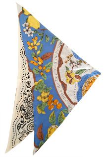 鏡の国をテーマにした絵画のようなスカーフを提案。「絵画を身に纏う」《マニプリ》の2025年秋冬のスカーフで奥行きのあるスタイルを