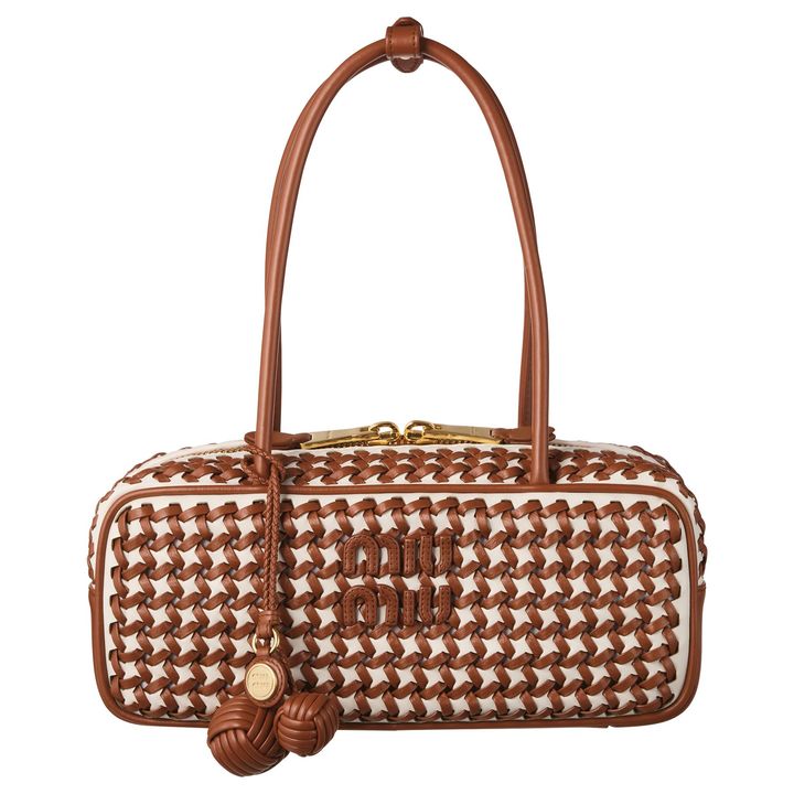 バッグ 本体 H11.5cm ¥693,000 （予定価格）／MIU MIU