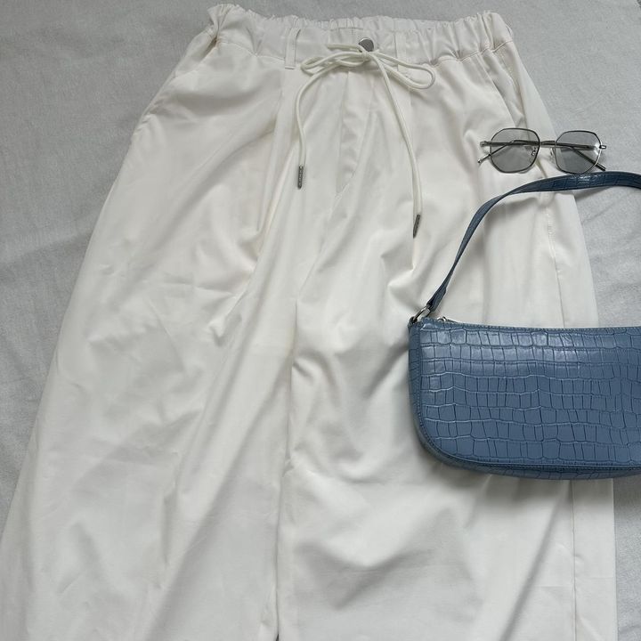 画像: 白ボトムス