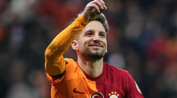 38歳の元ベルギー代表メルテンス、「やめる！」と音楽フェスで引退表明 『発表の仕方は控えめに言って衝撃的』と現地紙