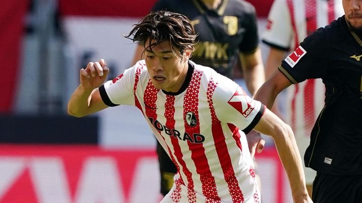 フライブルク鈴木唯人、ブンデスデビュー戦で痛恨ミス…「試合最大のチャンスを逸した」とクラブ公式