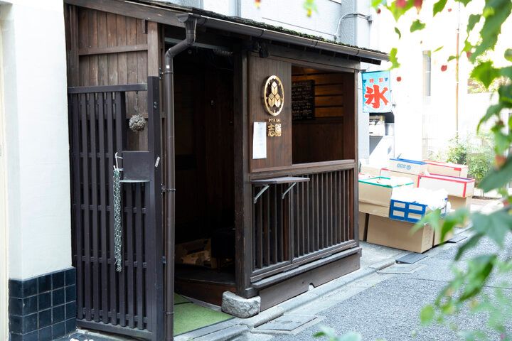 大きな完熟フルーツを頬張る幸せ♪ 果実たっぷりかき氷が人気の神保町「志膳」