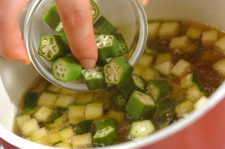 ズッキーニとオクラのスープの作り方2