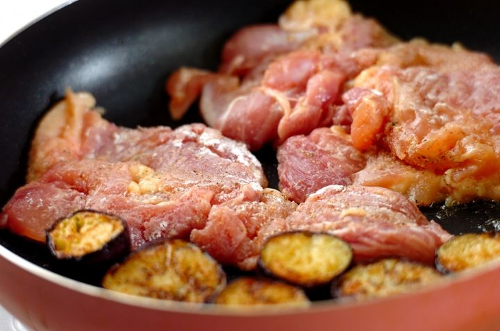 チキンソテー大葉トマトソースの作り方2