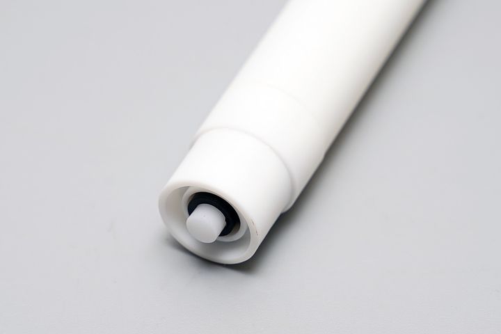 ロウソク部分の底部分に電源スイッチが装備されています。