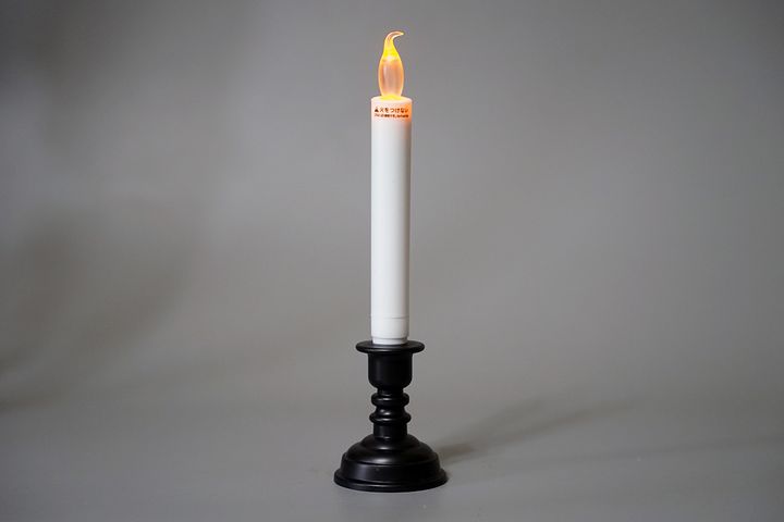 とても100円とは思えない出来。炎の部分の光り方も意外にリアルです。