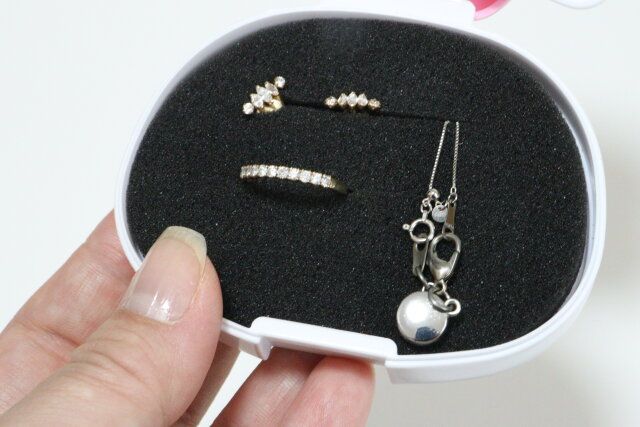 ダイソーのハローキティのジュエルケースはアクセサリーの持ち運びに便利